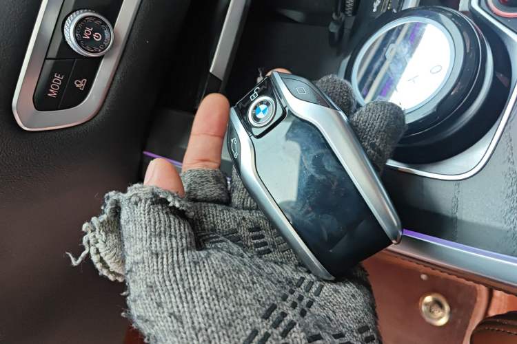 Used BMW X7 2020 xDrive40i Luxury M Sport Package Vehicle Key