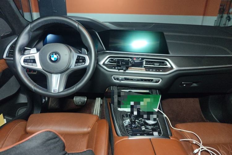 Used BMW X7 2020 xDrive40i Luxury M Sport Package Center Console