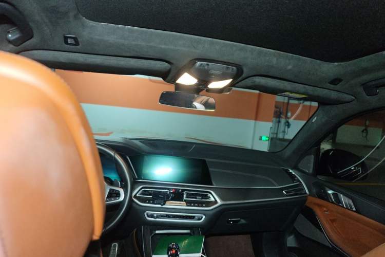 Used BMW X7 2020 xDrive40i Luxury M Sport Package Headliner