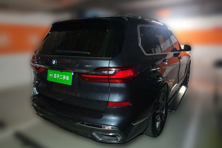 Used BMW X7 2020 xDrive40i Luxury M Sport Package Rear Right 45 Deg