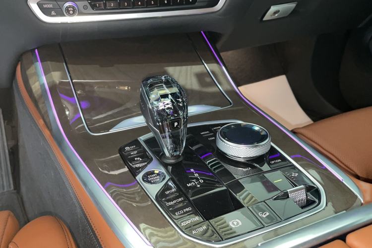 Used BMW X7 2020 xDrive40i Personalized Limited Edition Luxury Package Gear Lever