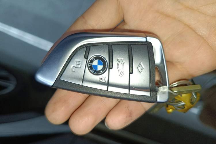 Used BMW X7 2020 xDrive40i Luxury Package with Premium Features Interior 1