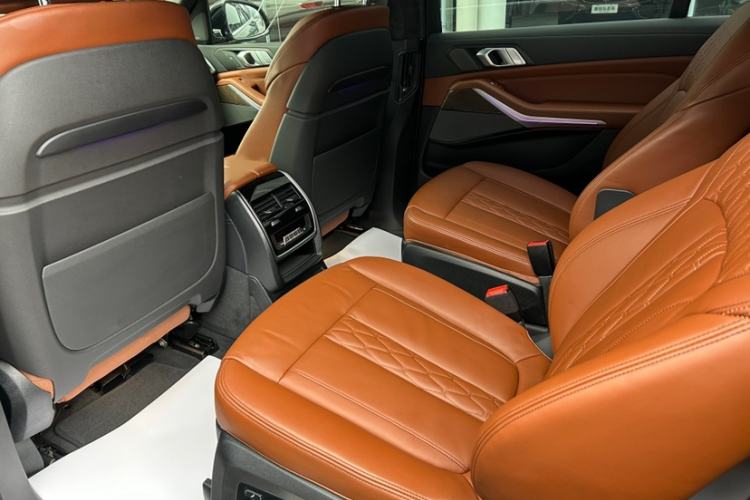 Used BMW X7 2020 xDrive40i Personalized Limited Edition Luxury Package Interior 2