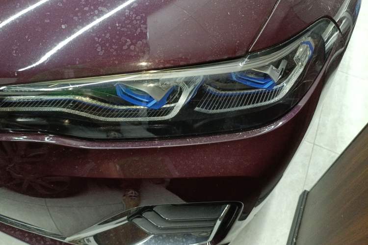 Used BMW X7 2020 xDrive40i Luxury Package with Premium Features Left Front Headlight