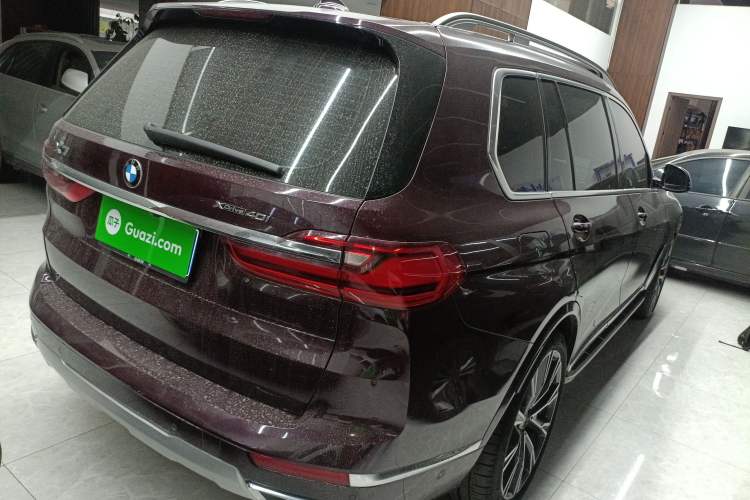 Used BMW X7 2020 xDrive40i Luxury Package with Premium Features Rear Right 45 Deg