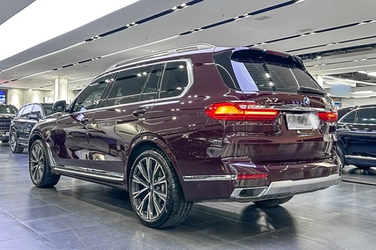 Used BMW X7 2020 xDrive40i Luxury M Sport Package Exterior 4