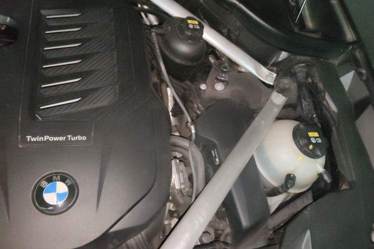 Used BMW X7 2020 xDrive40i Luxury Package with Leading Features Engine Bay Left