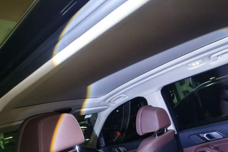 Used BMW X7 2020 xDrive40i Luxury Package with Leading Features Headliner