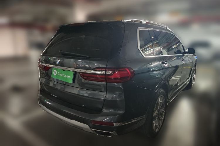 Used BMW X7 2020 xDrive40i Luxury Package with Leading Features Rear Right 45 Deg