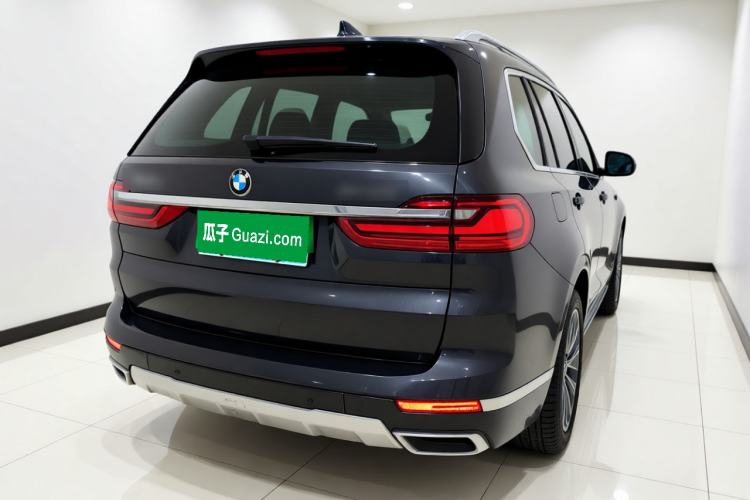 Used BMW X7 2020 xDrive40i Executive Luxury Package Rear Right 45 Deg