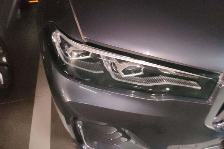 Used BMW X7 2020 xDrive40i Luxury Package with Leading Features Right Front Headlight