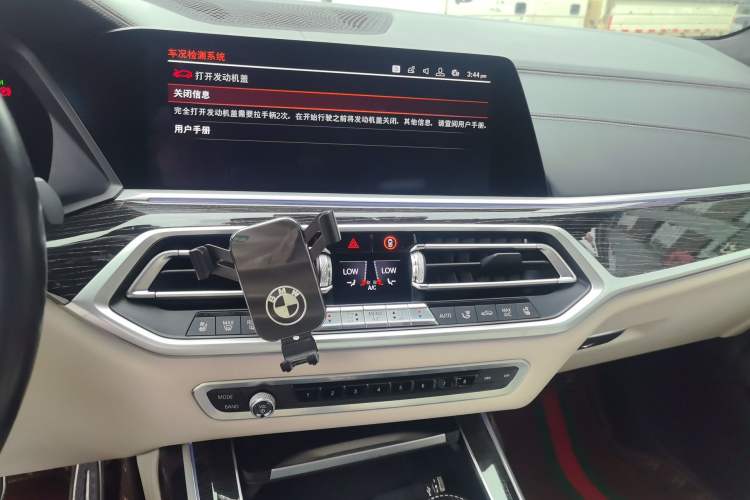 Used BMW X7 2020 xDrive40i Executive M Sport Package Audio And AC Panel