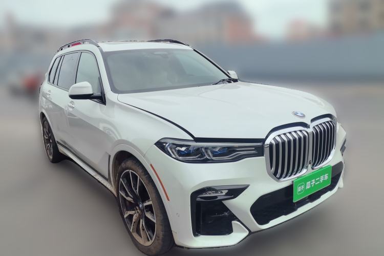 Used BMW X7 2020 xDrive40i Executive M Sport Package Front Right 45 Deg