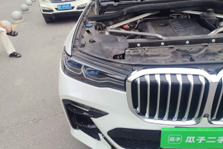 Used BMW X7 2020 xDrive40i Executive M Sport Package Right Front Headlight