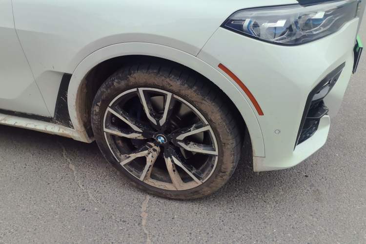 Used BMW X7 2020 xDrive40i Executive M Sport Package Right Front Wheel Hub