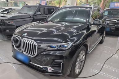 Used BMW X7 2021 xDrive40i Luxury Package with Premium Features