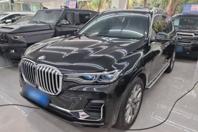 Used BMW X7 2021 xDrive40i Luxury Package with Premium Features