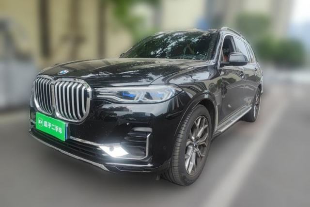 Used BMW X7 2021 Restyled xDrive40i Luxury Package with Premium Features