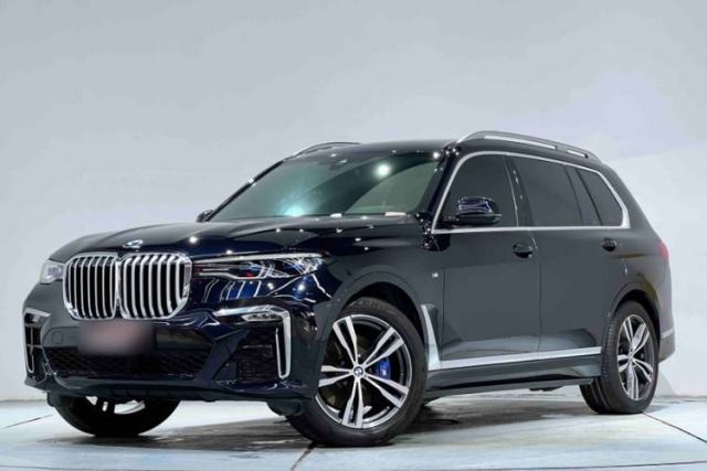 Used BMW X7 2021 Restyled xDrive40i Luxury Version with M Sport Package