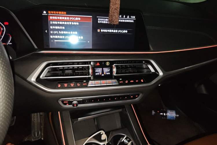 Used BMW X7 2021 xDrive40i Luxury M Sport Package Audio And AC Panel
