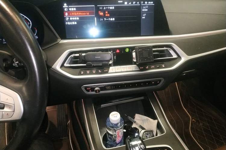 Used BMW X7 2021 xDrive40i Luxury Package with Leading Features Audio And AC Panel