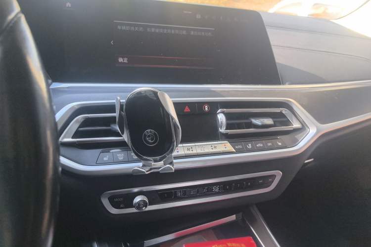 Used BMW X7 2021 xDrive40i Luxury Package with Leading Features Audio And AC Panel