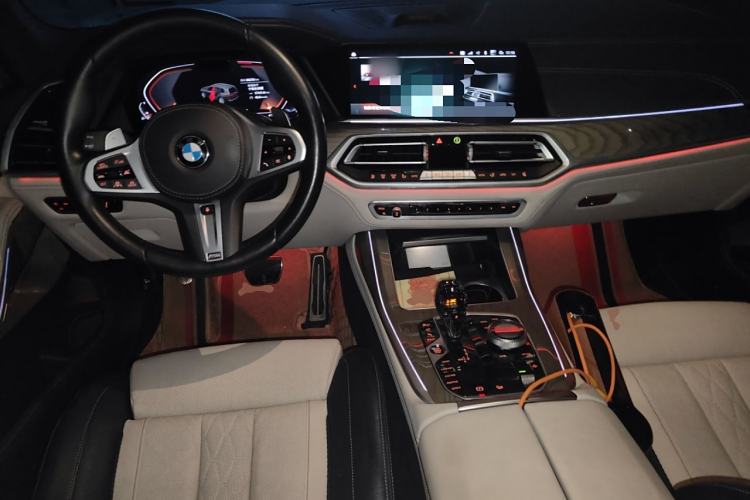 Used BMW X7 2021 xDrive40i Executive Model with M Sport Package Center Console