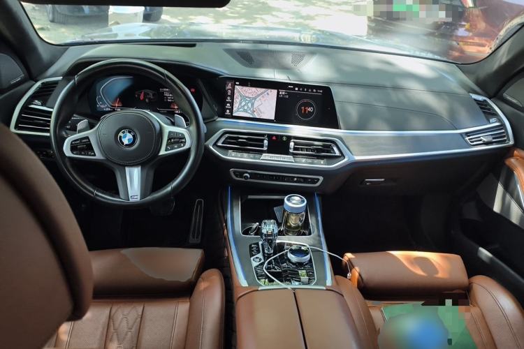Used BMW X7 2021 xDrive40i Luxury M Sport Package Center Console