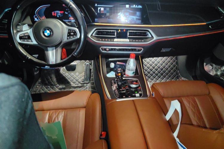 Used BMW X7 2021 Restyled xDrive40i Luxury Version with M Sport Package Center Console