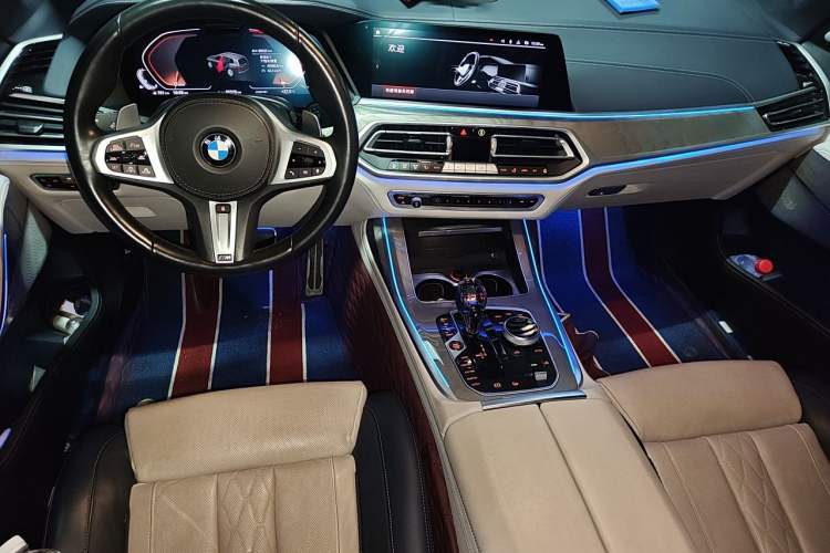 Used BMW X7 2021 xDrive40i Executive Model with M Sport Package Center Console