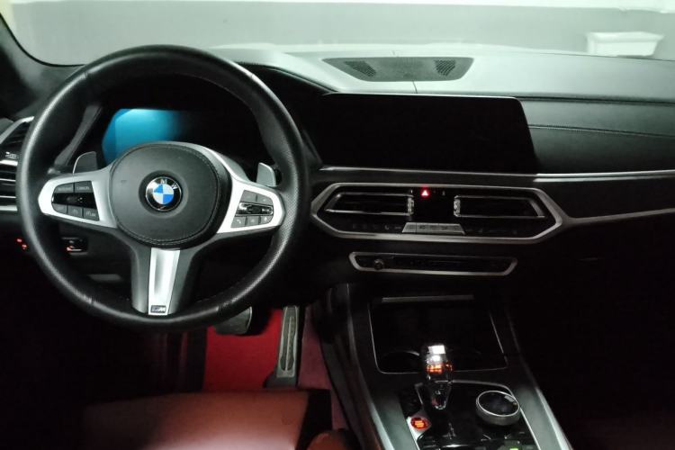 Used BMW X7 2021 xDrive40i Luxury M Sport Package Center Console