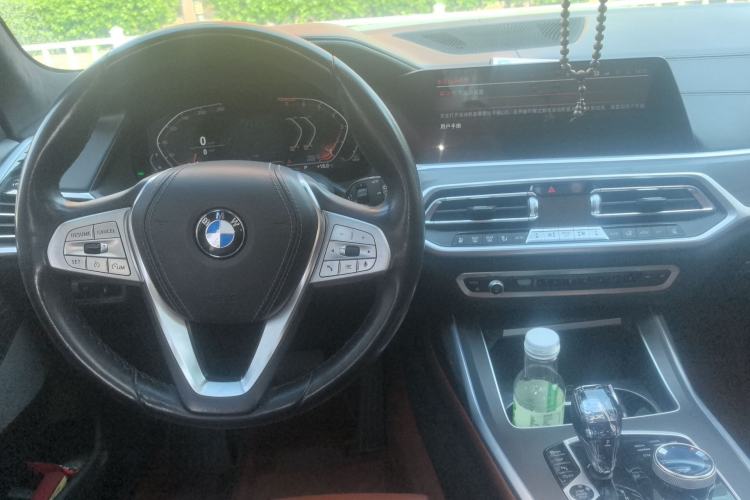 Used BMW X7 2021 Restyled xDrive40i Luxury Package with Premium Features Center Console