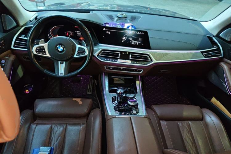 Used BMW X7 2021 xDrive40i Executive Model with M Sport Package Center Console