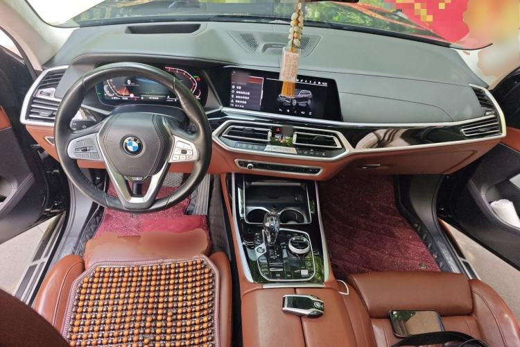 Used BMW X7 2021 xDrive40i Executive Luxury Package Center Console