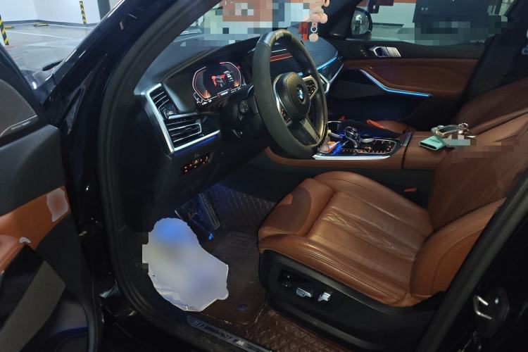 Used BMW X7 2021 Restyled xDrive40i Luxury Version with M Sport Package Driver Seat