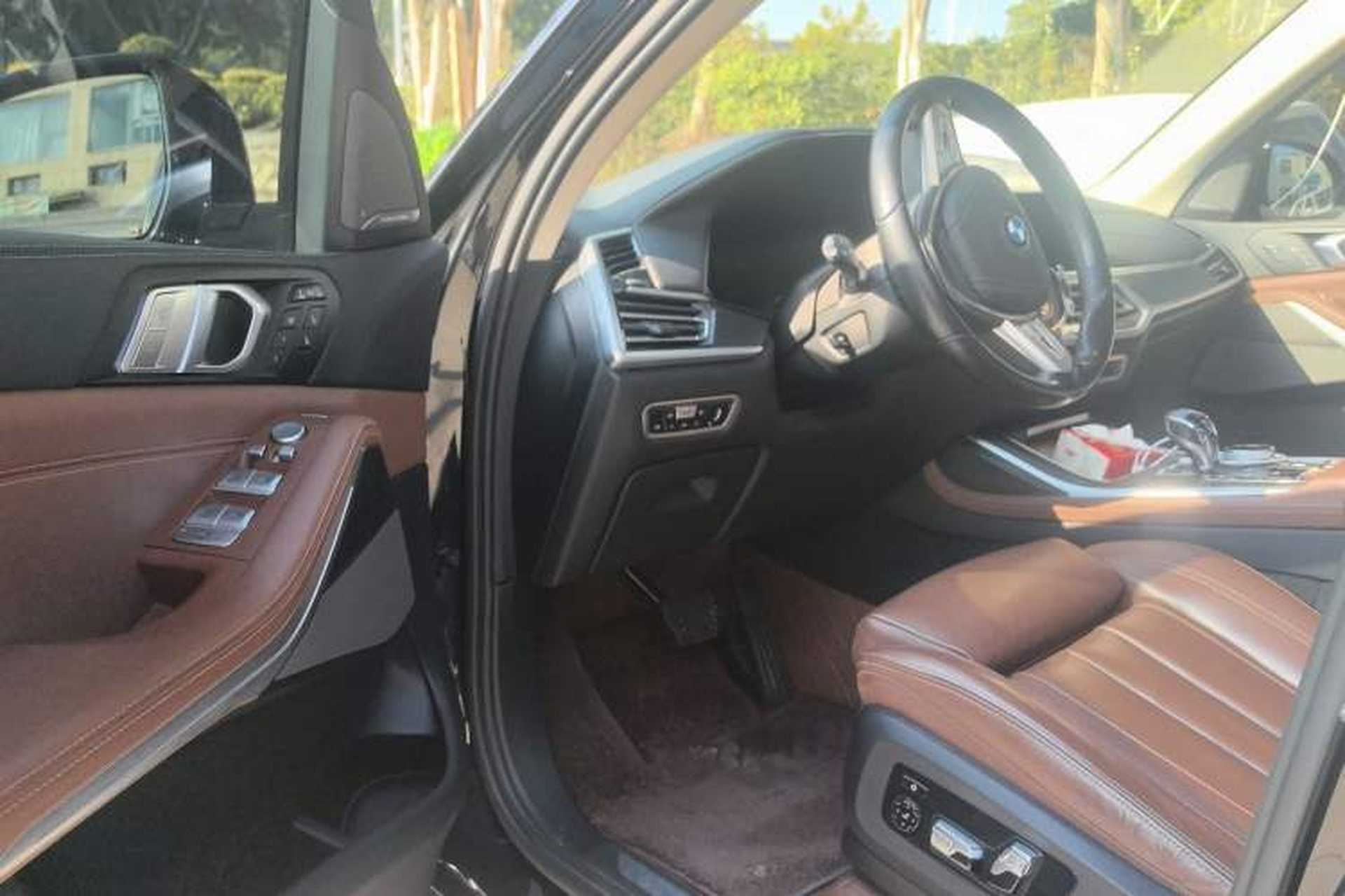 Used BMW X7 2021 xDrive40i Luxury Package with Leading Features Driver Seat