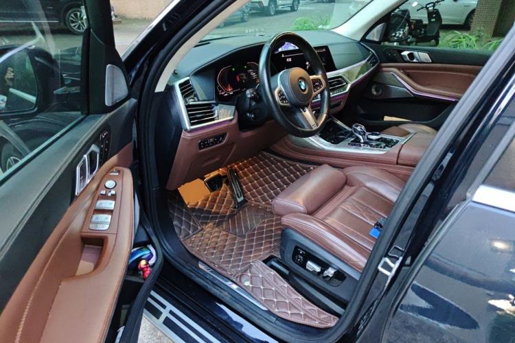 Used BMW X7 2021 xDrive40i Executive Model with M Sport Package Driver Seat