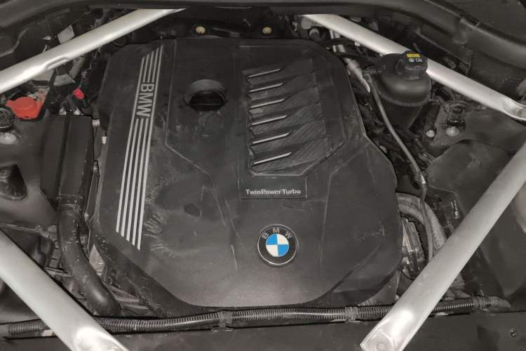 Used BMW X7 2021 xDrive40i Luxury Package with Leading Features Engine Bay