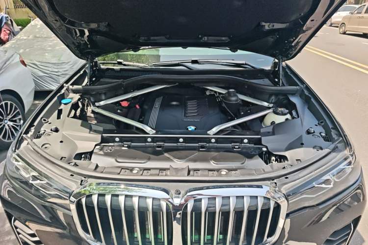 Used BMW X7 2021 xDrive40i Luxury Package with Leading Features Engine Bay
