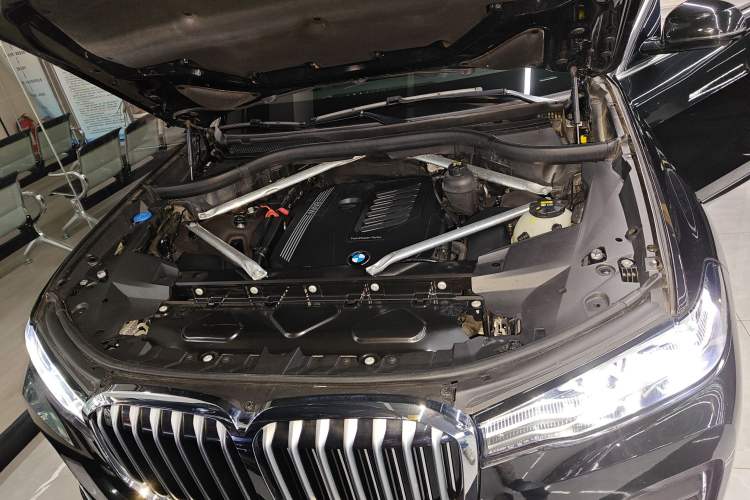 Used BMW X7 2021 xDrive40i Luxury Package with Leading Features Engine Bay