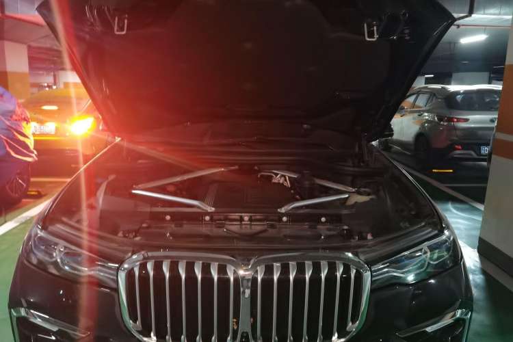 Used BMW X7 2021 xDrive40i Executive Model with M Sport Package Engine Bay