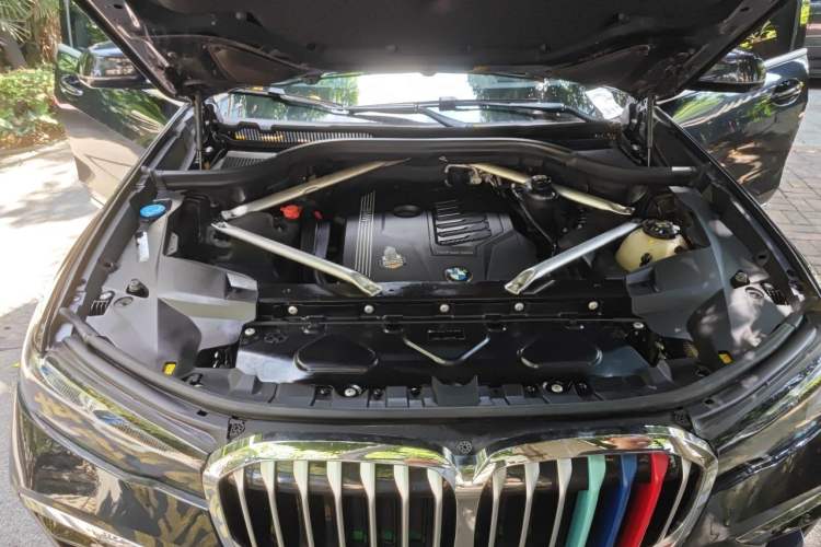 Used BMW X7 2021 xDrive40i Executive Model with M Sport Package Engine Bay