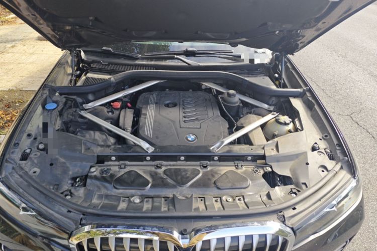 Used BMW X7 2021 xDrive40i Luxury Package with Leading Features Engine Bay