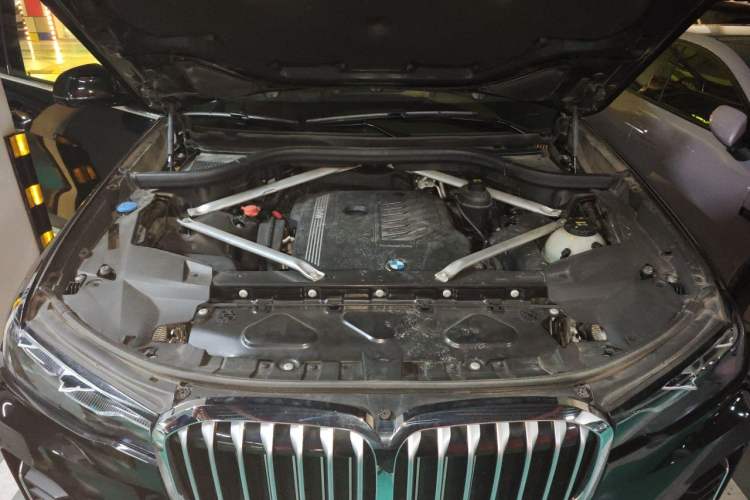 Used BMW X7 2021 xDrive40i Luxury Package with Leading Features Engine Bay