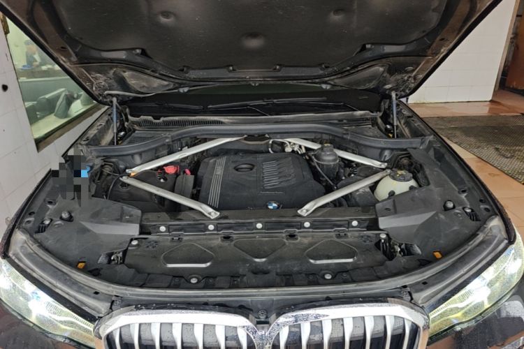 Used BMW X7 2021 xDrive40i Luxury M Sport Package Engine Bay