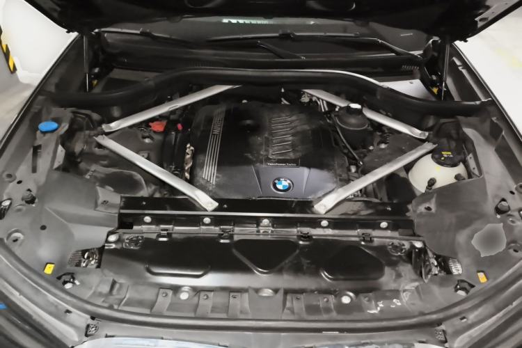Used BMW X7 2021 xDrive40i Luxury M Sport Package Engine Bay