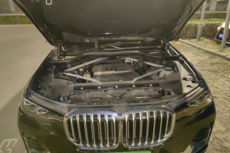 Used BMW X7 2021 xDrive40i Luxury Package with Leading Features Engine Bay