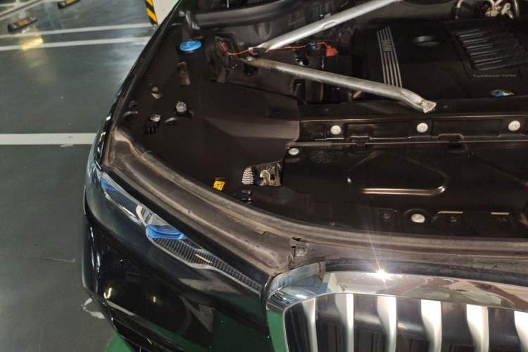 Used BMW X7 2021 xDrive40i Luxury M Sport Package Engine Bay Right