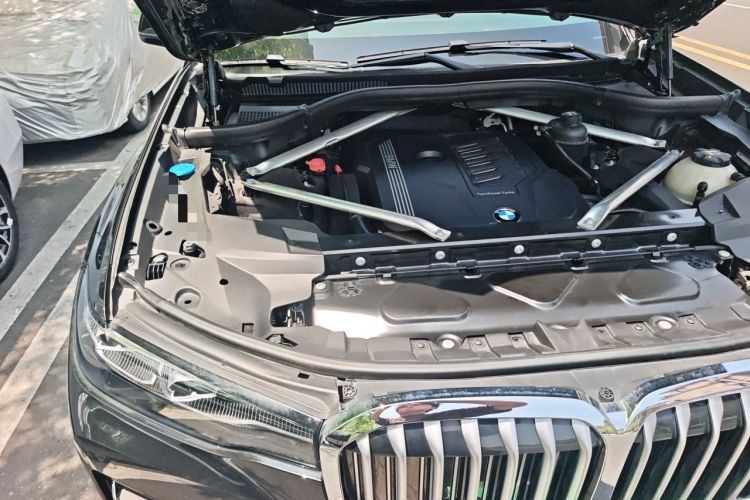 Used BMW X7 2021 xDrive40i Luxury Package with Leading Features Engine Bay Right