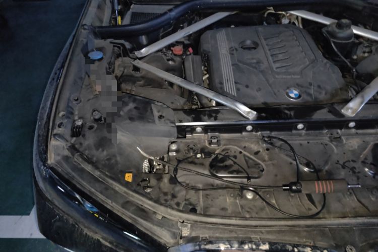 Used BMW X7 2021 xDrive40i Executive Model with M Sport Package Engine Bay Right